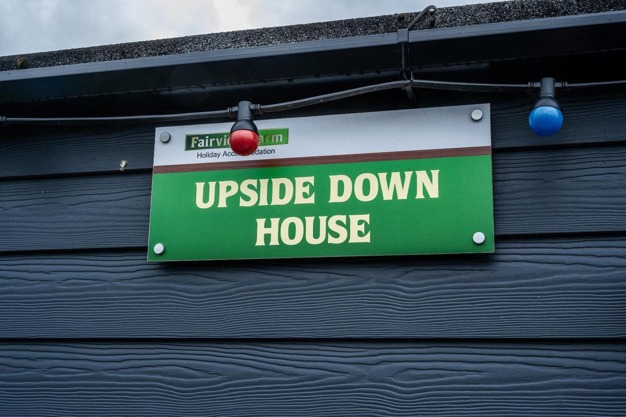 Upside Down House - Sleeps Up To 6 Guests - Great For Family And Friends Gatherings,Corporate Events ,Near Sherwood Forest At Fairview Farm In Nottingham Set In 88 Acres Exteriér fotografie