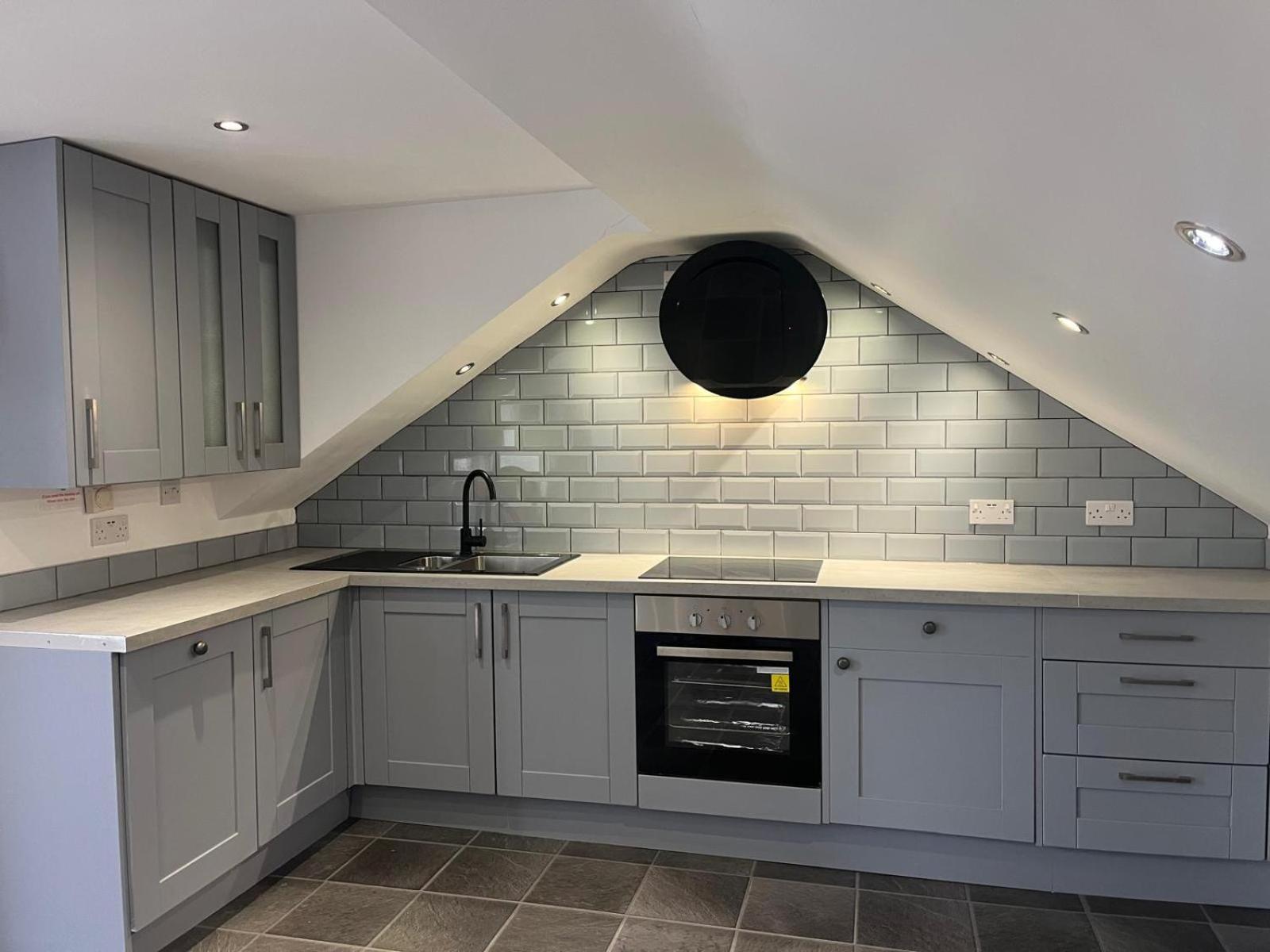 Upside Down House - Sleeps Up To 6 Guests - Great For Family And Friends Gatherings,Corporate Events ,Near Sherwood Forest At Fairview Farm In Nottingham Set In 88 Acres Exteriér fotografie